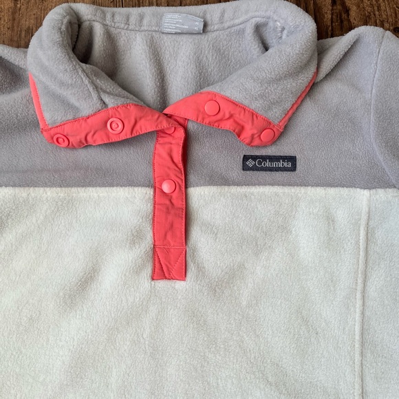 Womens Columbia Pullover - Picture 4 of 5